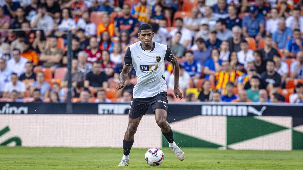 AC Milan Cuci Gudang Lini Belakang Demi Datangkan Bintang Valencia