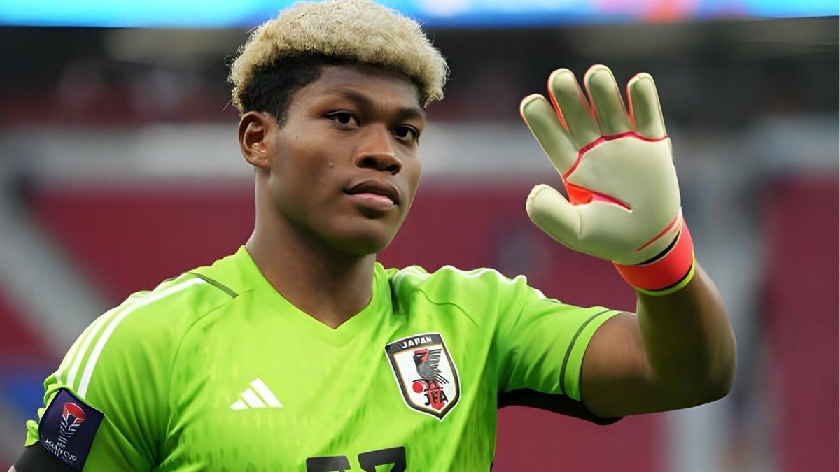 MU Tertarik Rekrut Zion Suzuki, Kiper Jepang dari Parma
