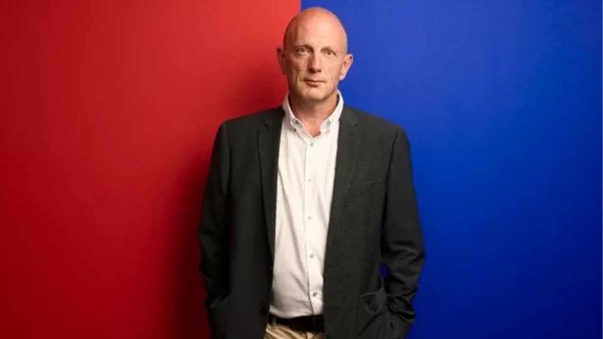 7 Komentator Sepak Bola Terbaik di Dunia