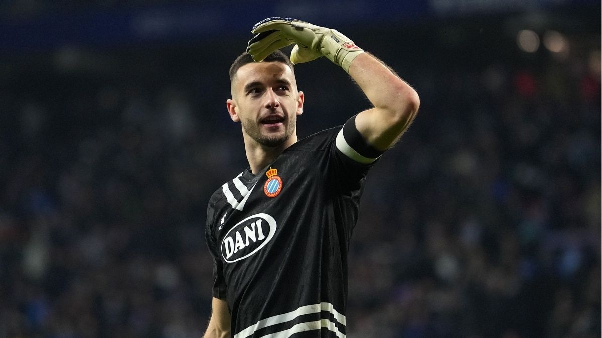 Barcelona Berupaya Mendapatkan Tanda Tangan Kiper Espanyol Joan García