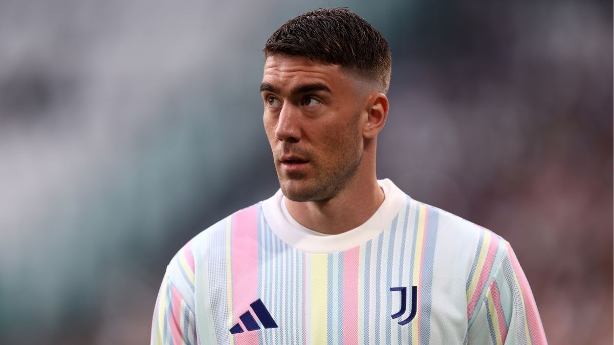 Milan Temui Kendala Datangkan Rabiot, Vlahovic, dan Zinchenko