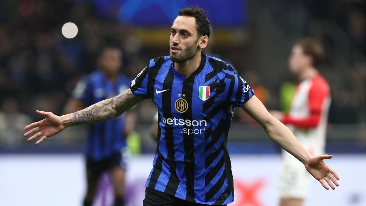 Chủ Tịch Galatasaray Xác Nhận Đã Liên Lạc Với Hakan Calhanoglu, Nhưng Phủ Nhận Tin Đồn Chuyển Nhượng