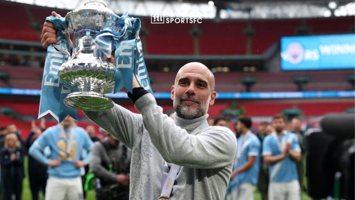 Không Có Ý Rời Man City, Đây Là Lý Do Pep Rời Khỏi Buổi Phỏng Vấn Giữa Chừng
